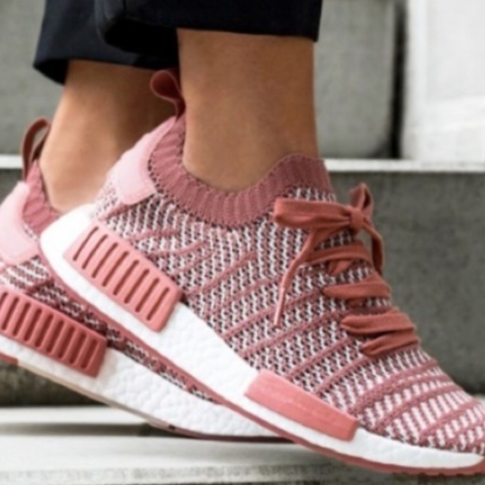 Adidas Boost NMD R1 PrimeKnite  Sneakers Size 10 Womens White And Pale Pink
